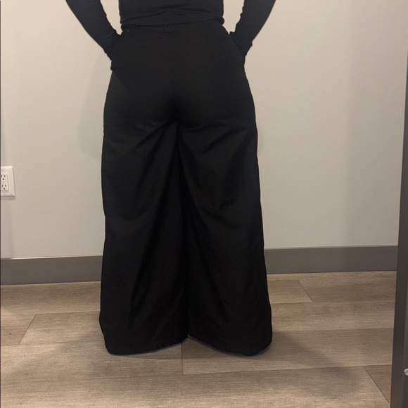 Collusion wide leg baggy tailored pants in black - Picture 9 of 13